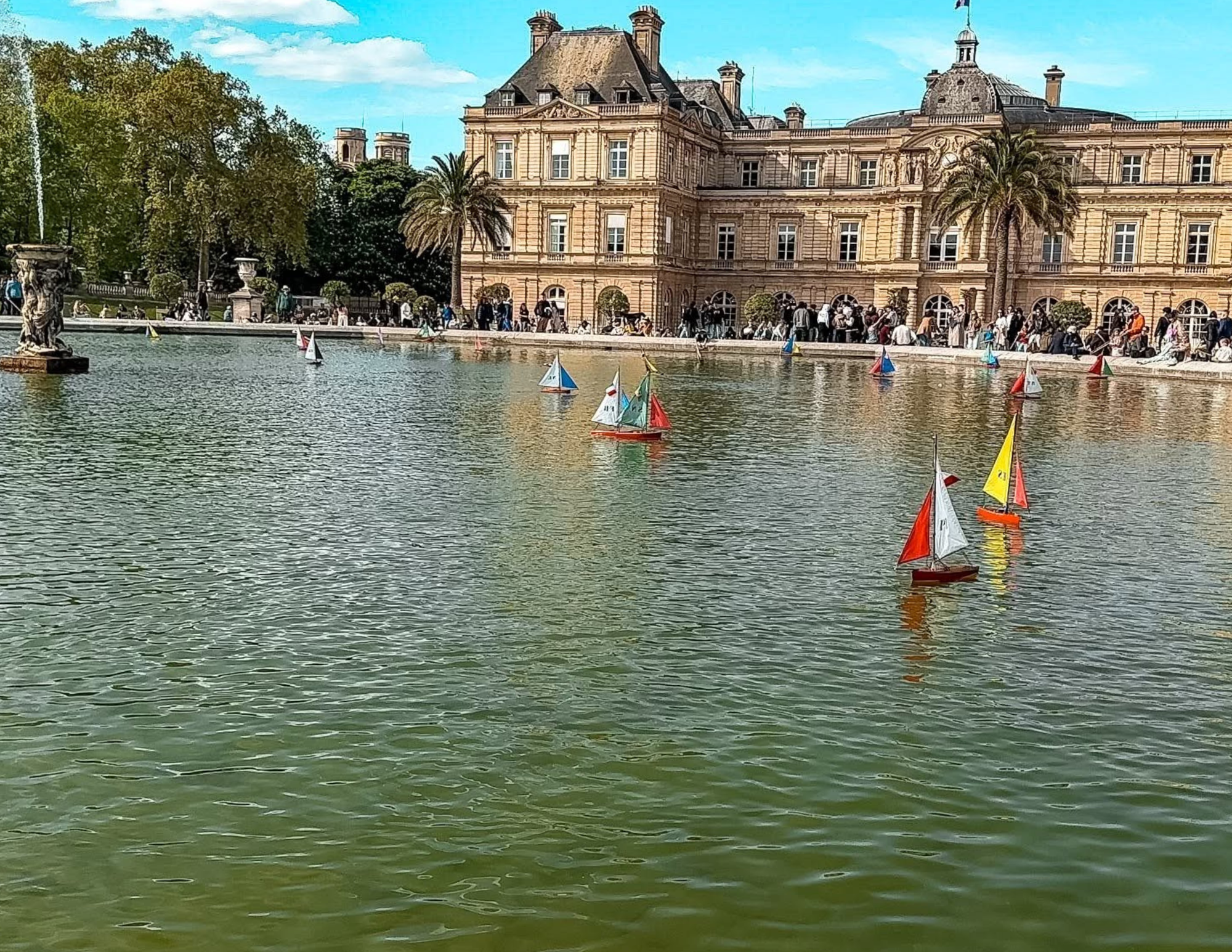 Luxembourg Gardens Paris Guide (14).png